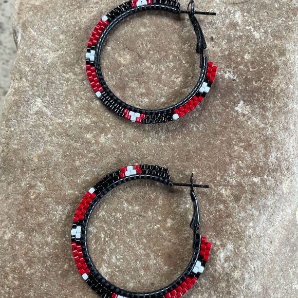 Red Black and White Beaded 1 1/4” Hoops, New, Handmade by Me - Picture 4 of 6